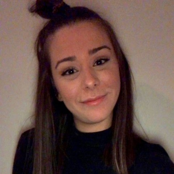 Meet your Posher, Alyssa - Picture 1 of 1